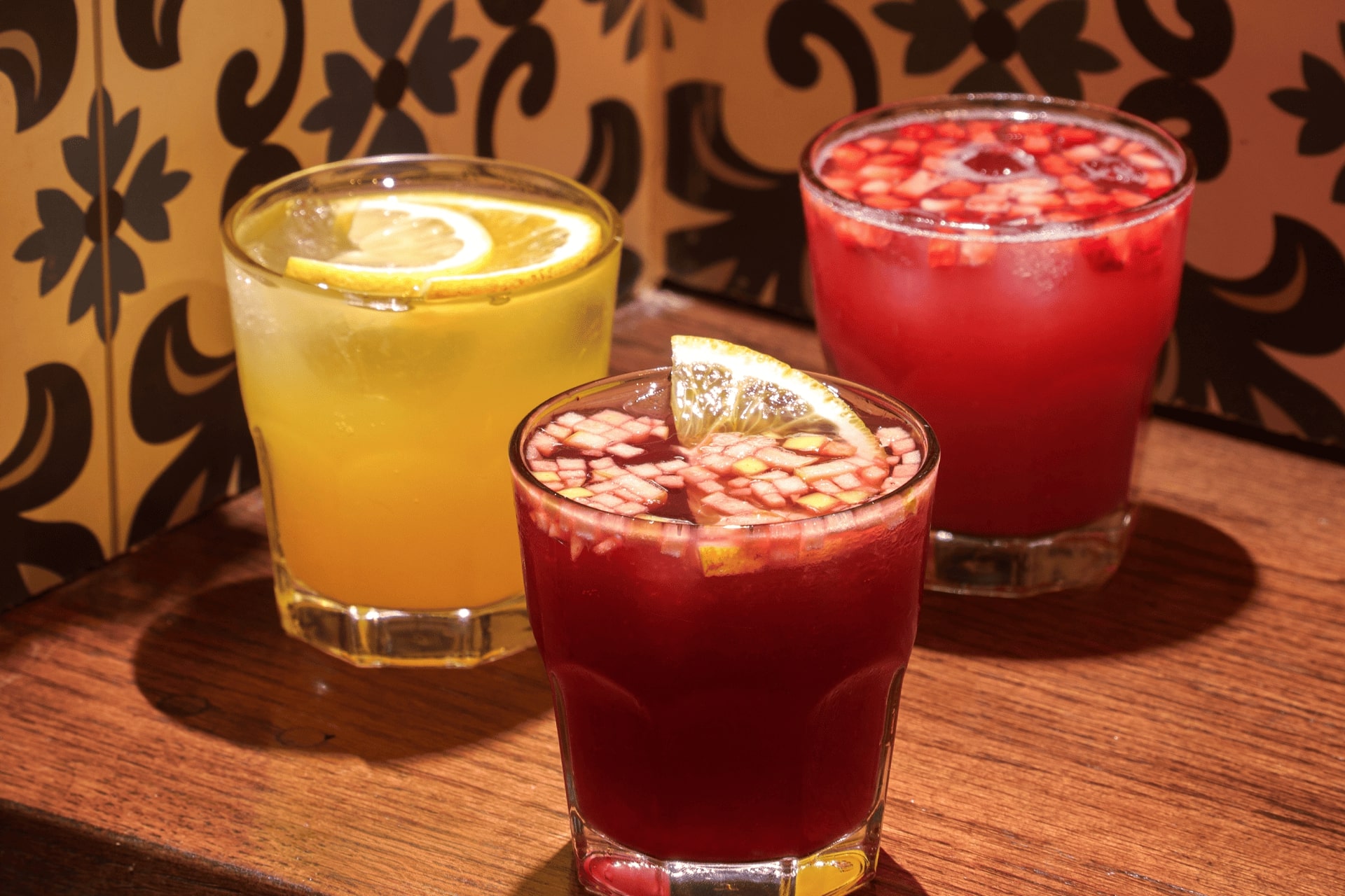 Bocadillos de calamares y tapas españolas en Taberna Atope Monterrey